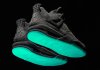 kaws-air-jordan-4-glow-in-the-dark-sole-4.jpg